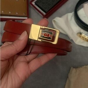 Gucci skinny belt in red